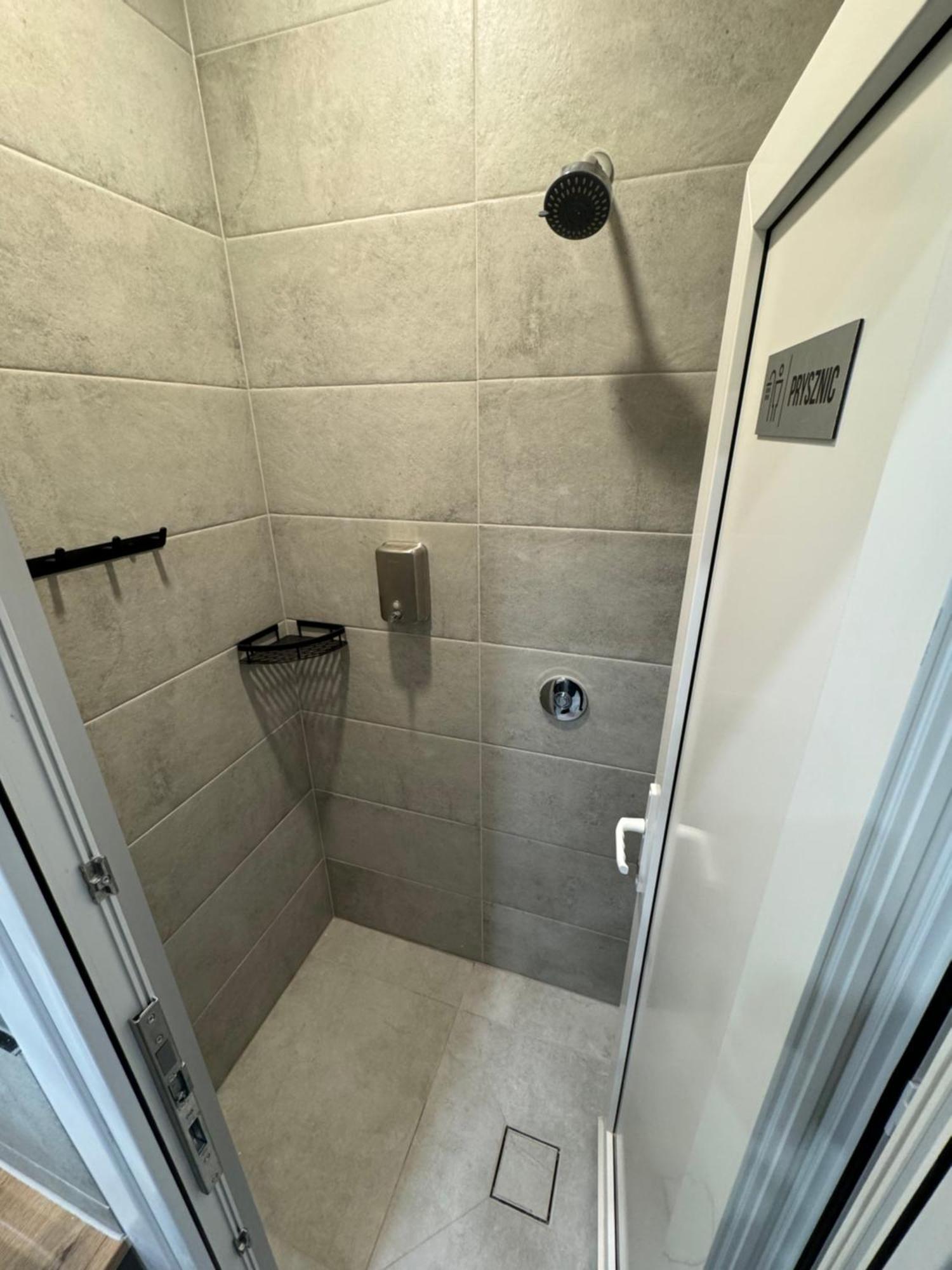 Green Hostel Katowice - 24H Parking Екстер'єр фото